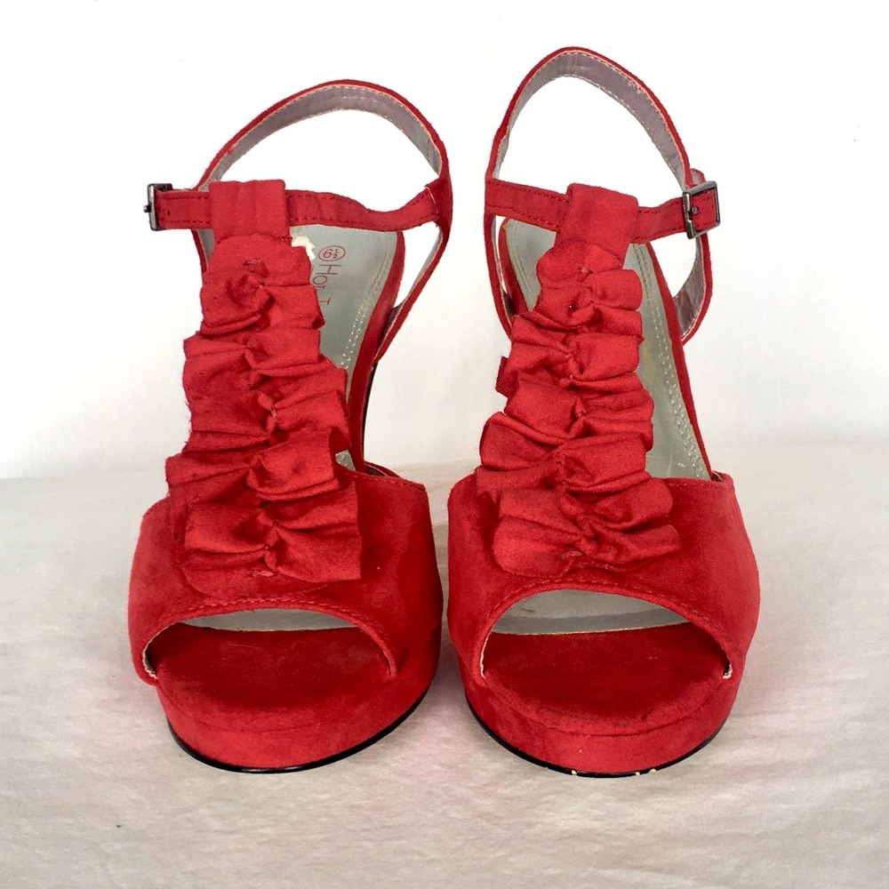 Hot Tomato Red Faux Suede Heel Size 6.5